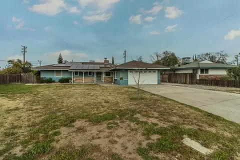 4381 E Simpson Ave, Fresno, CA 93703 photo 1