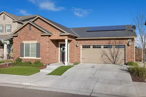 2685 Las Rosas Ave, Clovis, CA 93619 photo 1