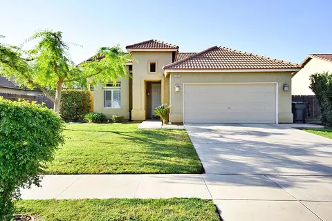 15907 W San Joaquin Ave, Kerman, CA 93630 photo 1