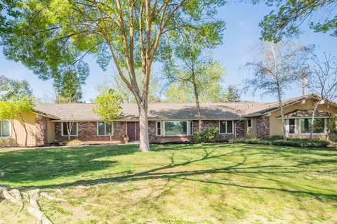 8087 N Fowler Ave, Clovis, CA 93619 photo 1