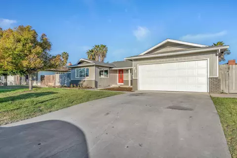 72 S Byron Dr, Lemoore, CA 93245 photo 1