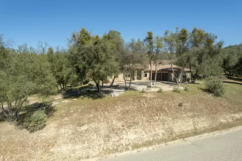 46373 Wallu Ln, Ahwahnee, CA 93601