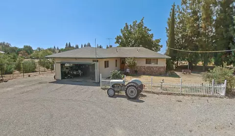 7031 E Alluvial Ave, Clovis, CA 93619 photo 1