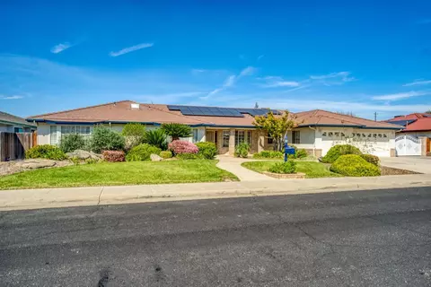 2354 Sequoia Ave, Sanger, CA 93657 photo 1