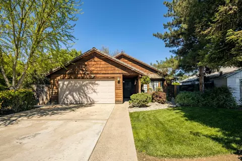 148 E Myrtle Ave, Reedley, CA 93654 photo 1