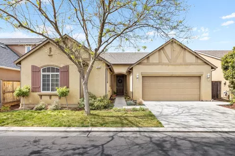 1668 N Mcpherson Ln, Clovis, CA 93619 photo 1