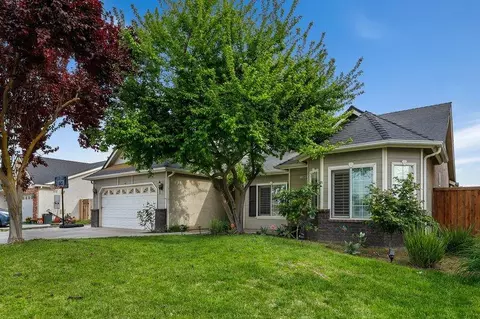 15849 W C St, Kerman, CA 93630 photo 1