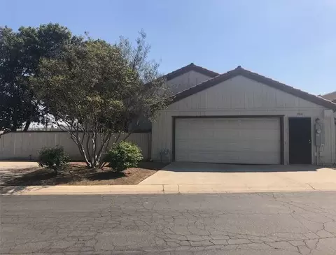 1904 Cougar Ln, Clovis, CA 93611 photo 1