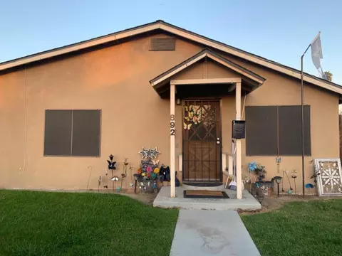 892 S 4th St, Kerman, CA 93630 photo 1