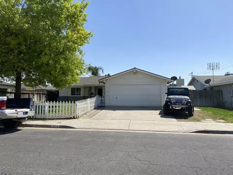 984 W Ashcroft Ave, Clovis, CA 93612 photo 1