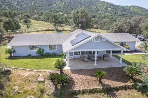 21125 Tollhouse Rd, Clovis, CA 93619 photo 1
