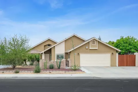 248 Magnolia Ave, Clovis, CA 93611 photo 1
