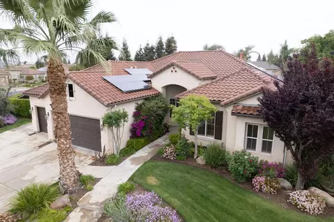 1877 N Coventry Ave, Clovis, CA 93619 photo 1