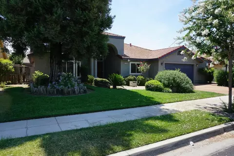 909 Paintbrush Dr, Madera, CA 93637 photo 1