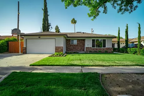 4644 E Donner Ave, Fresno, CA 93726 photo 1