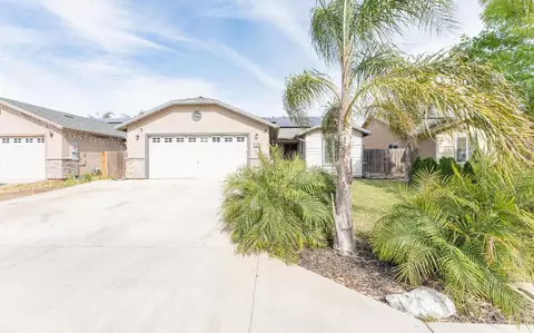 31076 E Wolf St, Visalia, CA 93291 photo 1