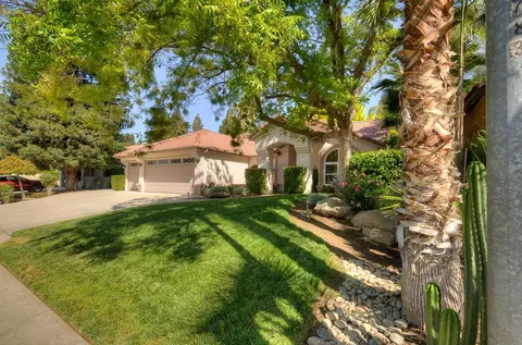 727 W Chennault Ave, Clovis, CA 93611 photo 1