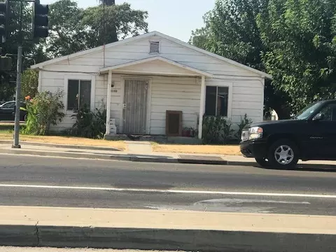 1130 E Cleveland Ave, Madera, CA 93638 photo 1