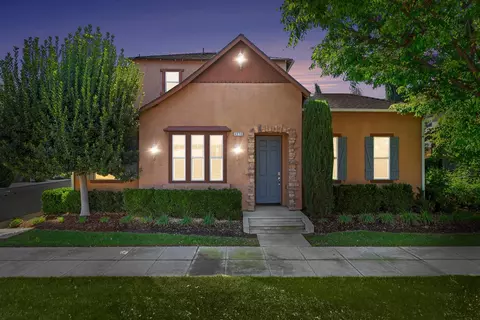 4076 Trenton Ave, Clovis, CA 93619 photo 1