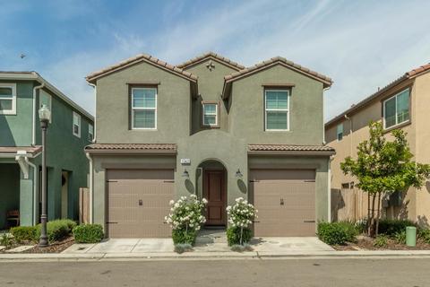 1542 Enlightened Way, Clovis, CA 93619 photo 1