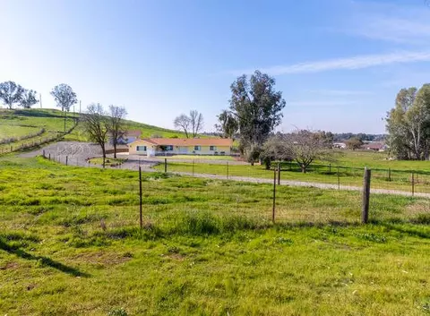 6267 E Appaloosa Ave, Clovis, CA 93619 photo 1