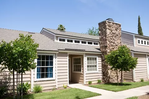 1464 Mayflower Way, Clovis, CA 93612 photo 1