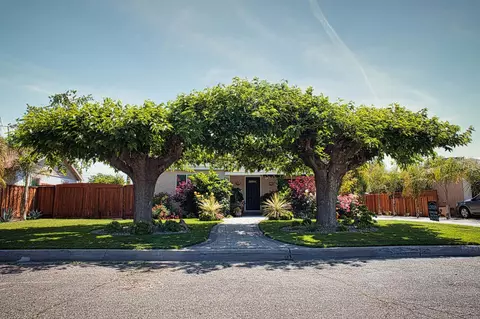 1109 Sonora St, Madera, CA 93638 photo 1
