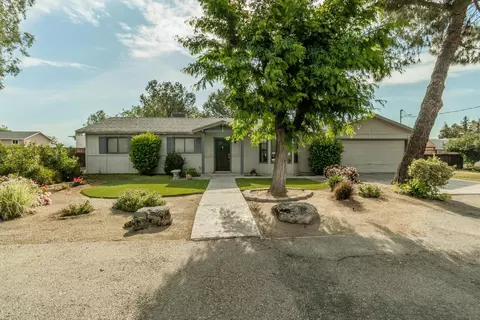 9552 N Fowler Ave, Clovis, CA 93619 photo 1