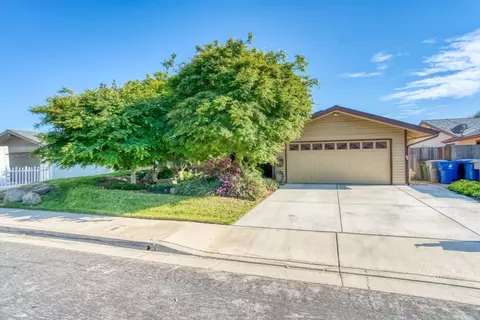 1874 Ellery Ave, Clovis, CA 93611 photo 1