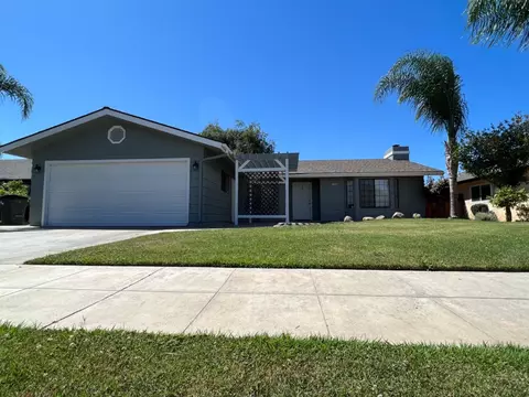 2720 Pinewood Dr, Madera, CA 93637 photo 1