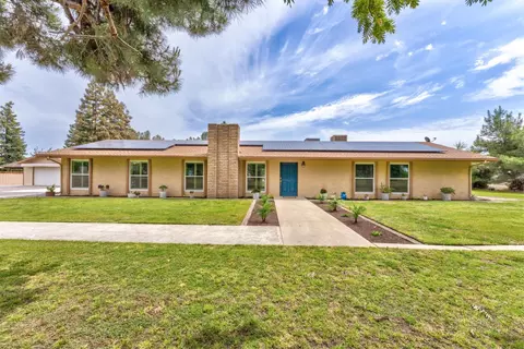 9048 N Fowler Ave, Clovis, CA 93619 photo 1