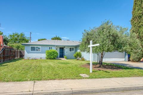 557 W Twain Ave, Clovis, CA 93612 photo 1
