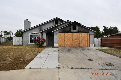 2741 Pine St, Selma, CA 93662 photo 1