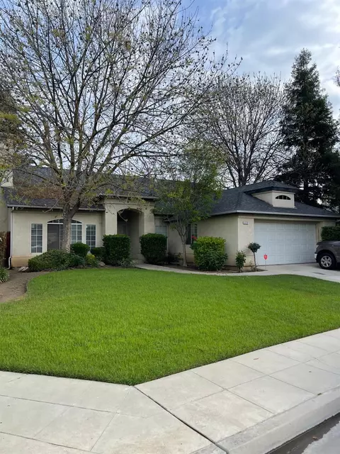 373 W Kelly Ave, Clovis, CA 93611 photo 1