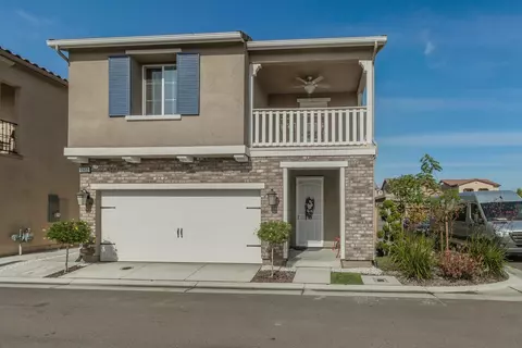 2522 Legacy Dr, Clovis, CA 93612 photo 1