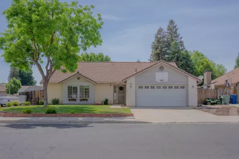 176 N Pecan Ave, Clovis, CA 93611 photo 1