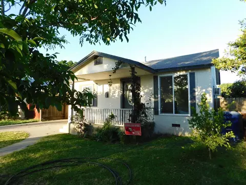 672 S 3rd St, Kerman, CA 93630 photo 1