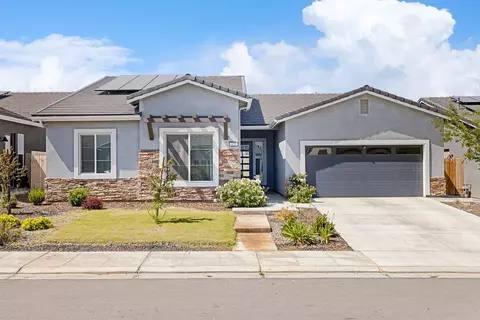 825 Spring St W, Madera, CA 93636 photo 1