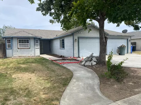 430 Westgate Pl, Lemoore, CA 93245 photo 1