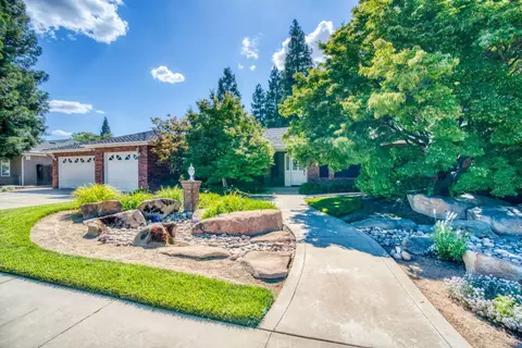 77 Post Ave, Sanger, CA 93657 photo 1