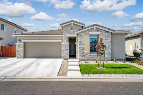 3823 Hannah Ln, Clovis, CA 93619 photo 1