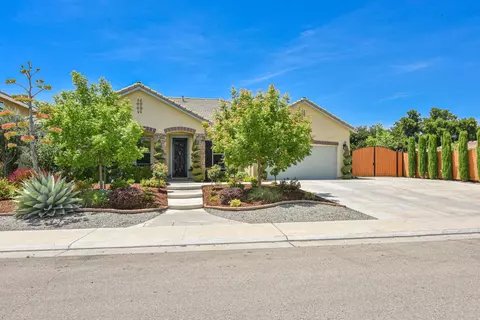 2848 Graybark Ave, Clovis, CA 93619 photo 1