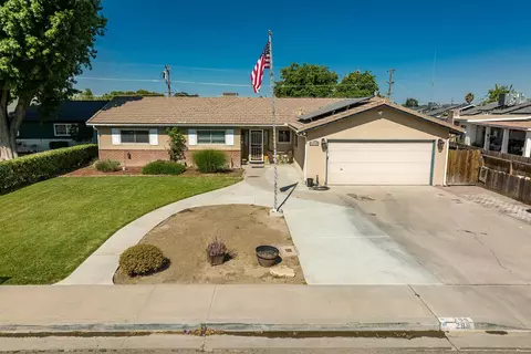 299 Spruce Pl, Lemoore, CA 93245 photo 1
