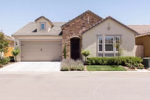 3157 Traverse Ln, Clovis, CA 93619 photo 1