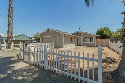 1598 5th St, Clovis, CA 93611 photo 1