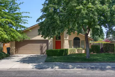 1483 Fallbrook Ave, Clovis, CA 93611 photo 1