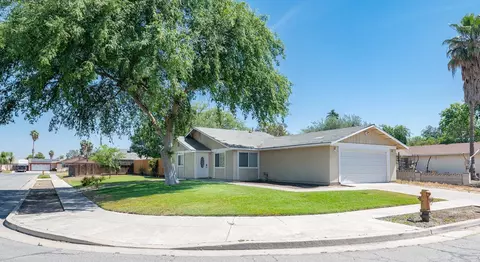 1300 E Laurel Ave, Tulare, CA 93274 photo 1