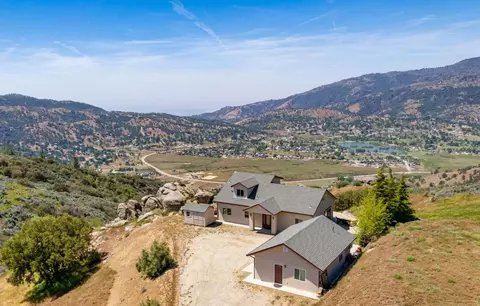 29301 Skyline Dr, Tehachapi, CA 93561 photo 1
