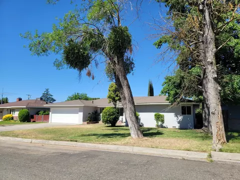 522 Willis Ave, Madera, CA 93637 photo 1