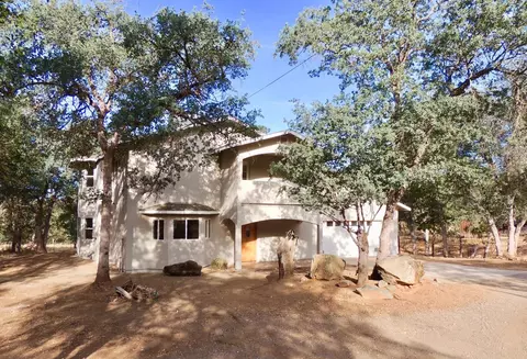 32165 E Trimmer Springs Rd, Sanger, CA 93657 photo 1